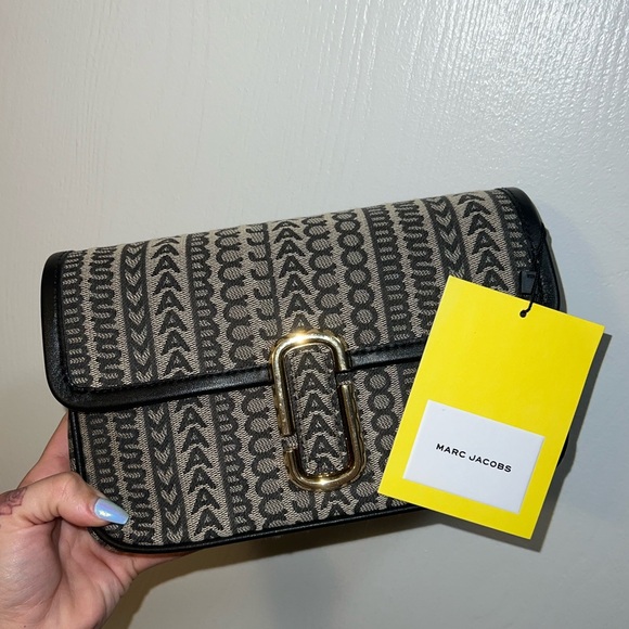 The Monogram Marc Jacobs Shoulder Bag - Picture 4 of 7